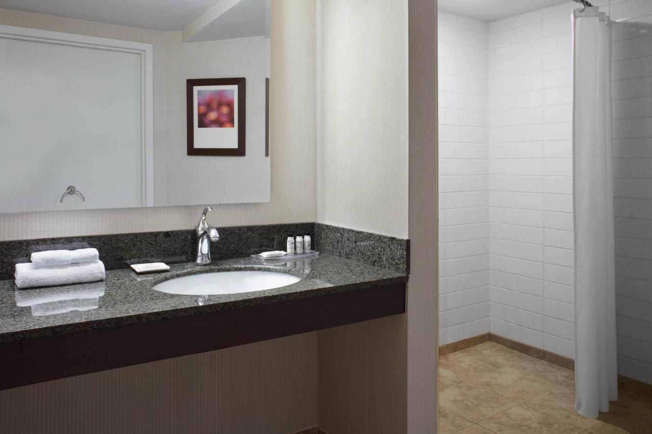 Delta Hotels By Marriott Beausejour Moncton Exterior photo
