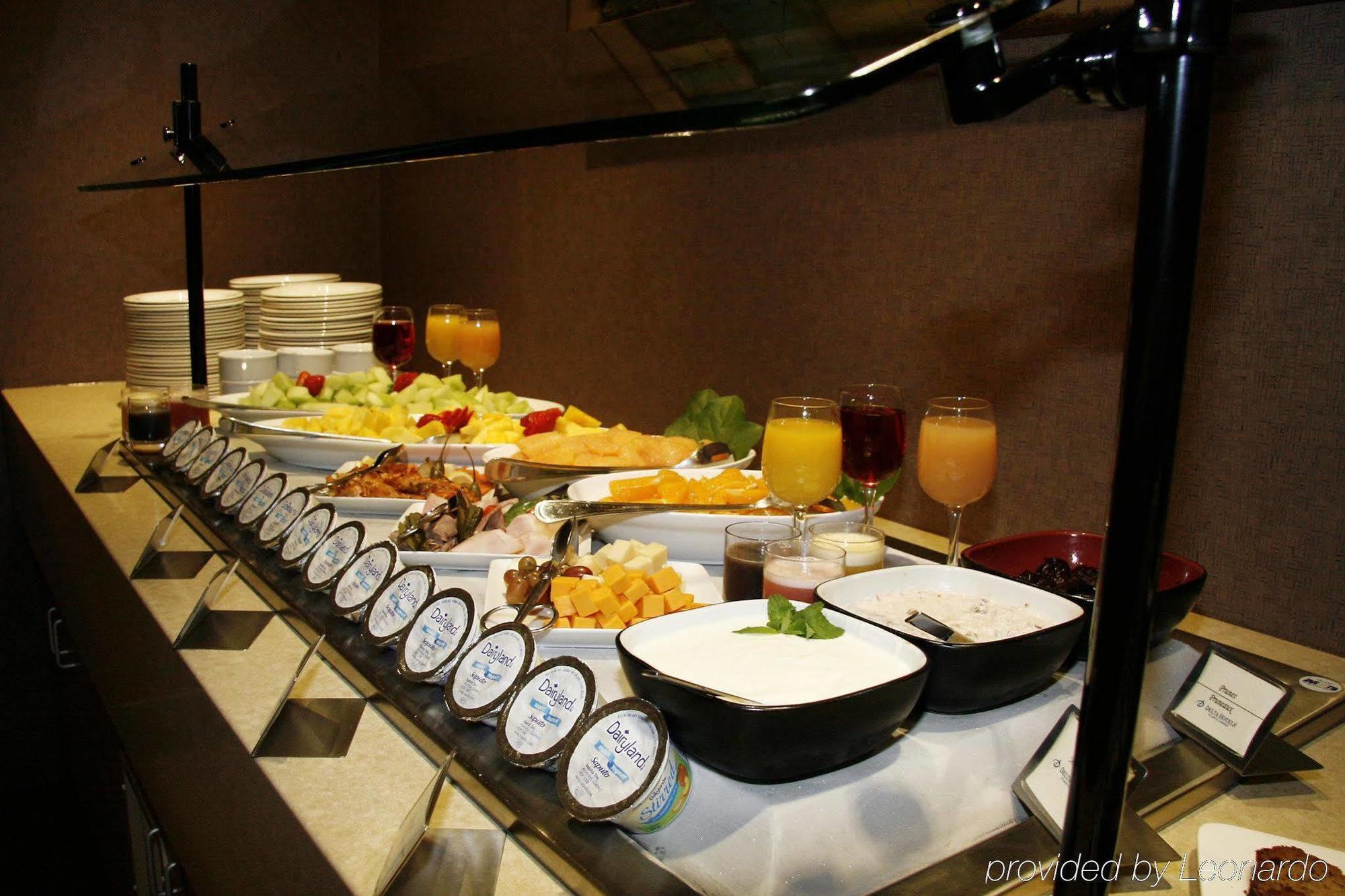 Delta Hotels By Marriott Beausejour Moncton Restaurant photo